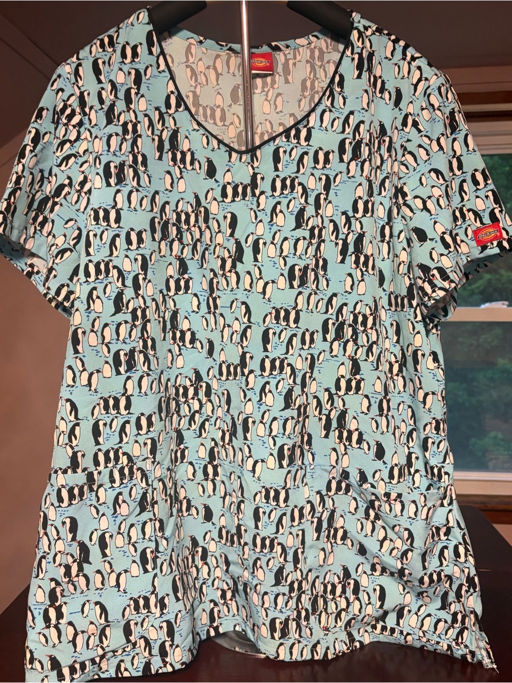 Dickies Women's Light Blue Penguin Print V-Neck Scrub Top Size XL